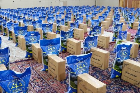 کمک مؤمنانه مسجدی‌ها در سیرجان با توزیع ۴۰۰ بسته معیشتی