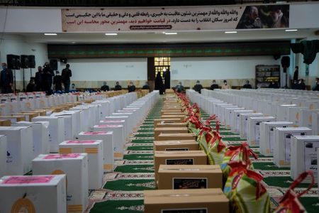 هزار و ۷۰۰ بسته معیشتی در طرح مواسات فرماندهی انتظامی کرمان توزیع شد