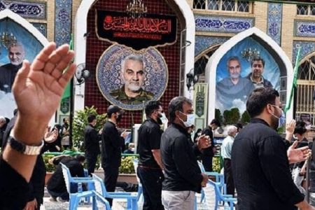 عزاداری مردم کرمان در عاشورای حسینی در گلزار شهدا