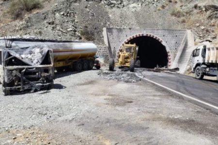 مسدود شدن تونل محور منوجان _رودان در محور بزرگراهی خلیج فارس جنوب استان کرمان
