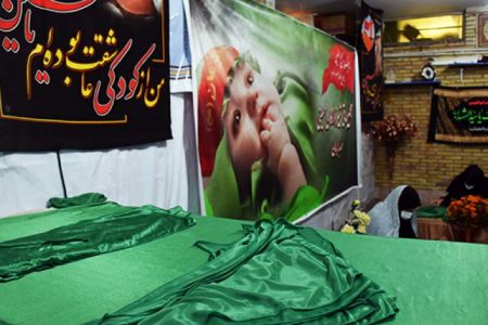 فعالیت کارگاه دوخت لباس شیرخوارگان حسینی در کرمان