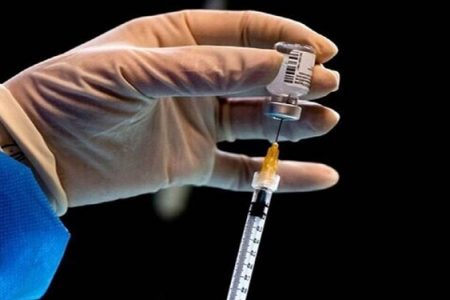سن تزریق واکسن کرونا در کرمان به ۲۲ سال رسید/شهرستان قرمز کرونایی در استان نداریم