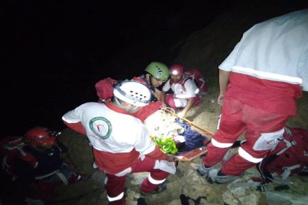نجات زن گرفتار در کوه‌های ماهان؛ پس از ۱۳ ساعت