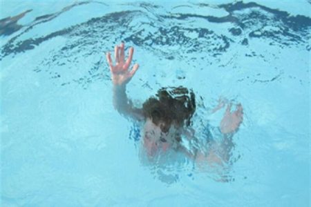غرق شدن کودک پنج ساله جیرفتی در حوضچه گلخانه