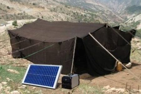 ۱۵ سامانه خورشیدی قابل حمل به عشایر بم واگذار شد