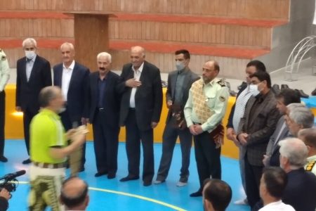 اهدای شال پهلوانی ورزش زورخانه ای به فرمانده انتظامی استان کرمان