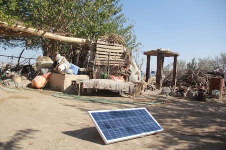 برق خورشیدی، سیاه چادر ۲۰ خانوار عشایری شهربابک را روشن کرد