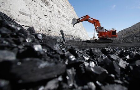 شرکت دالاهو هلدینگ تخصصی است که قصد خصوصی سازی زغالسنگ را ندارد/کارگران نگران نباشند ۱۰۰درصد سهام مربوط به صندوق فولاد است