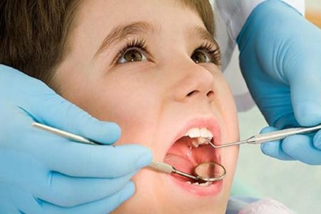 نکاتی که والدین باید قبل از مراجعه به دندانپزشکی بدانند