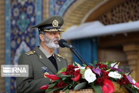 فرمانده ارتش: تاکید رهبری بر عزت‌بخشی نداجا مسئولیت ما را سنگین‌تر کرد