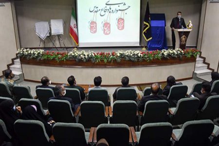 تصاویر/اختتامیه جشنواره های دفاع مقدس در کرمان برگزار شد