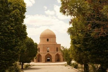 تسریع در تکمیل پروژه زیباسازی بوستان مقبره آخوند