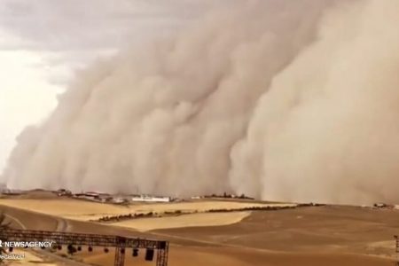 راه ارتباطی ۴۰ روستا در کرمان به دلیل گرد و غبار بسته شد