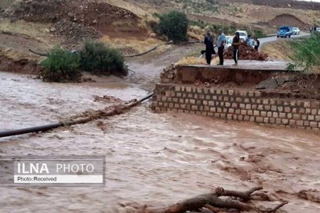 امدادرسانی هوایی و زمینی به مناطق سیل زده ریگان ادامه دارد/تخریب ۳۵۰ کیلومتر راه در شهرستان به دلیل جاری شدن سیلاب