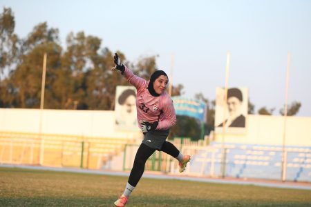 قدردانی گلرِ تیم ملی فوتبال بانوان از اردشیر سعدمحمدی