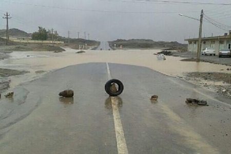 بارش باران موجب مسدود شدن سه محور در جنوب کرمان شد