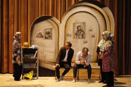 تئاتر موج در شهربابک خصوصیات حاج قاسم را نمایش می‌دهد