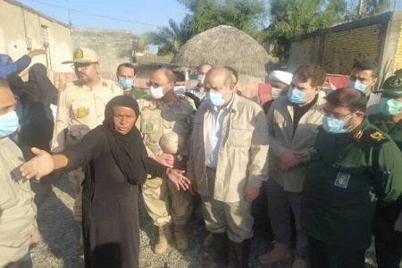 وزیر کشور از مناطق سیل زده جنوب کرمان بازدید کرد