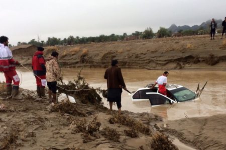 مفقود شدن ۲ نفر در سیلاب قلعه گنج/ یک نفر نجات پیدا کرد