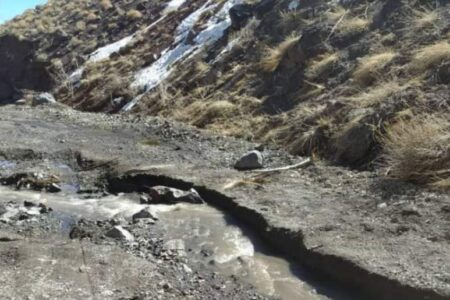 وضیعت جاده مرتفع‌ ترین منطقه مسکونی ایران همچنان نامناسب است