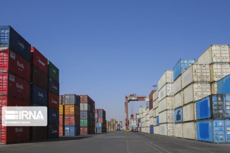 رییس کمیسیون اقتصادی مجلس: نرخ رشد صادرات ایران نسبت به واردات پنج درصد مثبت شد