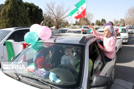 فیلم/ راهپیمایی خودرویی یوم‌الله ۲۲ بهمن در کرمان