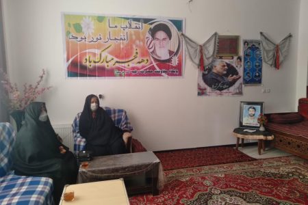دوام وبقا انقلاب اسلامی از برکت و خون شهدا و وجود خانواده‌های معظم آنهاست