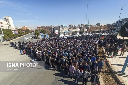 تشییع باشکوه پیکر شهید گمنام در کرمان