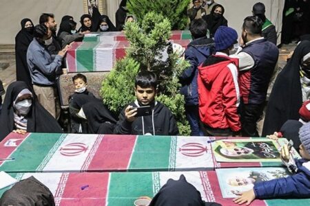 وداع با چهار شهید گمنام دفاع مقدس در کرمان