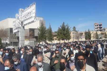 خاکسپاری یک شهید گمنام در کرمان