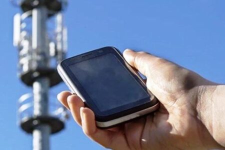 انتقاد امام‌جمعه جیرفت از مشکل آنتی‌دهی خطوط تلفن‌همراه در این شهرستان