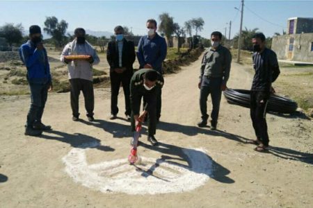 آیین گلنگ زنی پروژه توسعه شبکه های آبرساني در ۹ روستا منوجان