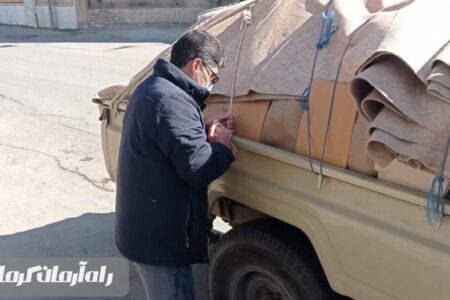 ارسال کمک های مردمی از خانوک به سیل زدگان جنوب استان