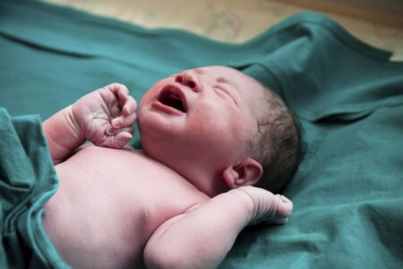 ثبت بیش از ۳۰۰ تولد نوزاد طی قرن جدید در کرمان