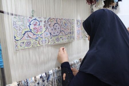 تولید بیش از ۳۸۰۰ تخته فرش توسط مددجویان کرمانی