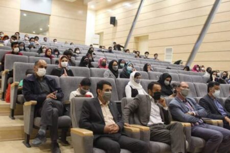 جشنواره شعر استانی مهتاب کویر در زرند برگزار شد