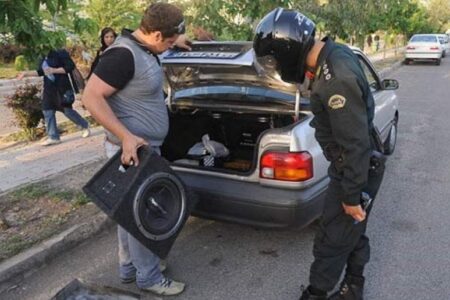 پلیس کرمان با خودروهای ایجاد کننده آلودگی صوتی برخورد می کند