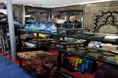 نمایشگاه صنایع دستی زرند در کشور‌های حوزه‌ی خلیج فارس