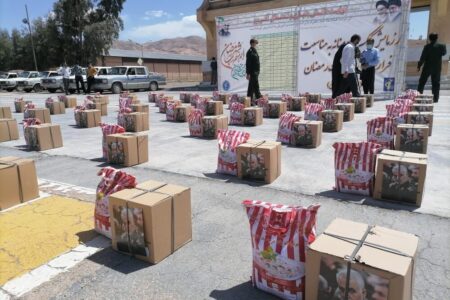 سپاه پاسداران ۴۰ هزار بسته معیشتی در کرمان توزیع می کند