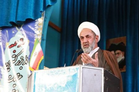امام جمعه رفسنجان: مرزبانان به افراد فاقد هویت اجازه ورود به کشور را ندهند