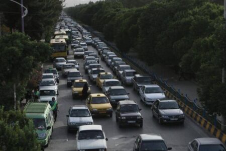 ترافیک ۵ برابری در کرمان/ آموزش و پرورش: توپ در زمین شهرداری است