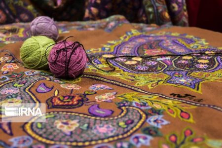 صنایع دستی کرمان در رویداد بین‌المللی ساری ۲۰۲۲ نمایش داده می‌شود