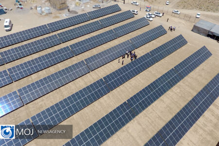 افتتاح نیروگاه خورشیدی ۱۰ مگاواتی صندوق ذخیره فرهنگیان