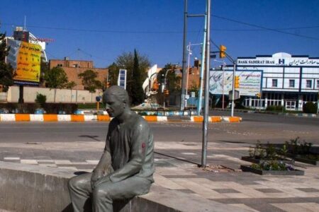 نصب مجسمه «ناظم الاطبا» در چهارراه طهماسب آباد تا یکماه آینده