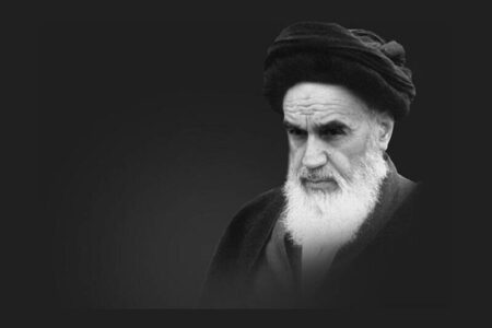امام خمینی (ره) مسیر تاریخ را تغییر داد