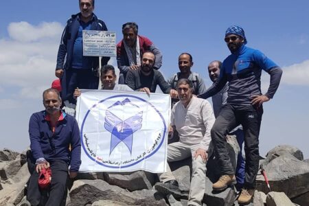 صعود گروه کوهنوردی دانشگاه شهید سلیمانی به قله ۴۳۷۵ متری لاله‌زار