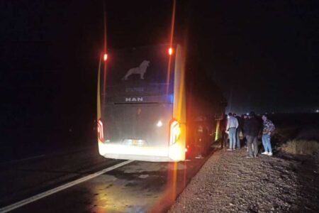 انحراف اتوبوس در استان کرمان ۲۲ مصدوم برجاگذاشت