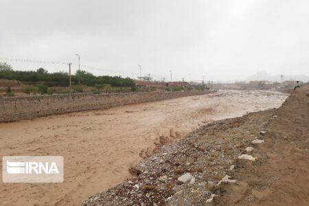 سیلاب ۴۰ درصد راه‌های روستای رابر کرمان را تخریب کرد