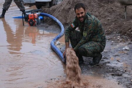 ۳ مسیر در سطح شهر رفسنجان بر اثر سیلاب مسدود شد