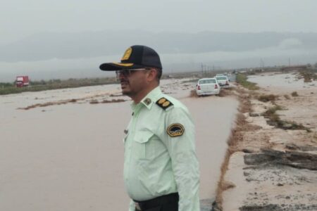 آماده باش کامل پلیس شهرستان بردسیر برای امداد رسانی و تامین امنیت مناطق سیل زده